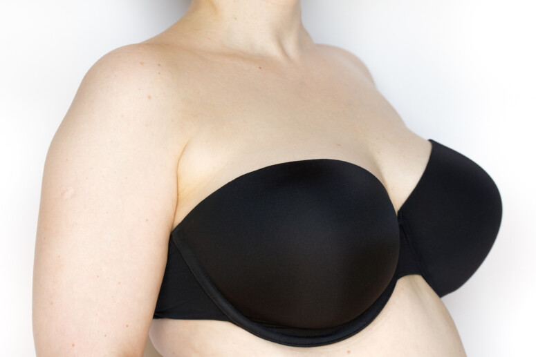 Porcelain Elan moulded strapless na biuście - prawy półprofil