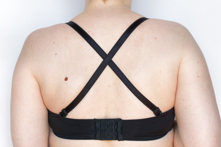 Porcelain Elan moulded strapless ze skrzyżowanymi ramiączkami - plecy Porcelain Elan moulded strapless ze skrzyżowanymi ramiączkami - plecy